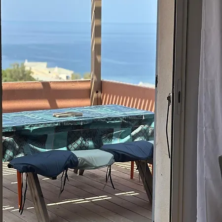 La Giraglia Semesterbostad